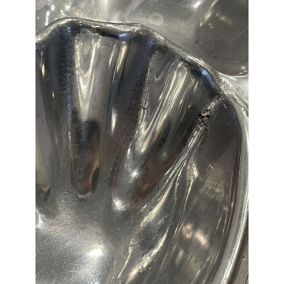Pewter Shell Hors D'oeuvre and Sauce Bowl - Picture 5 of 6